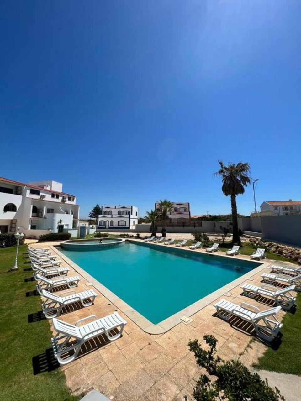 Enjoy Pool, Beach And More At This Nice Apartment Only 3 Minutes From Mareta'S Beach Sagres Esterno foto